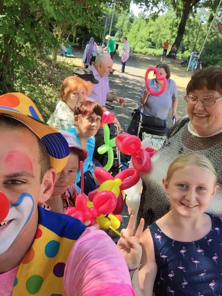 Kindergeburtstag Clown,clown kinder,zauberer buchen kindergeburtstag,Clown TV rtl,Clown Lindenstraße,Clown First dates,first dates clown,Clown tirol mieten,Ballonkünstler mieten tirol,wer ist clown pepe?,Geschichte clown pepe,Pepe der clown Fernsehkamera,clown pepe geschichte,Ballonkünstler clown,Shows und Auftritte von Clown Pepe,Mein Weg zum Clown,Über mich: Clown Pepe,Zauberei,Ballonkunst und Musik