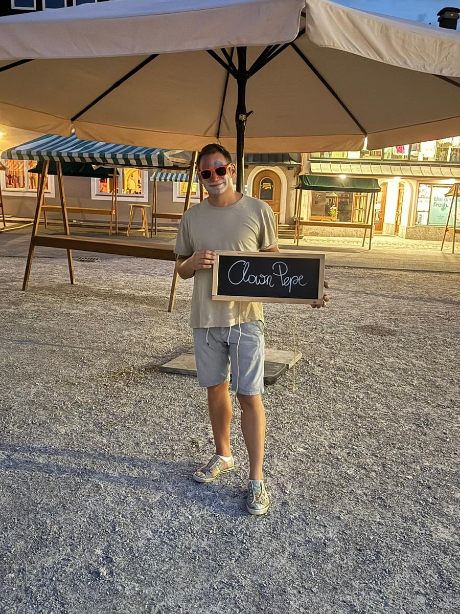 Clown pepe on tour nach einer Veranstaltung in Kössen